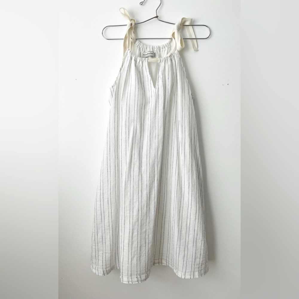 Abercrombie & Fitch Tie-Shoulder Dress